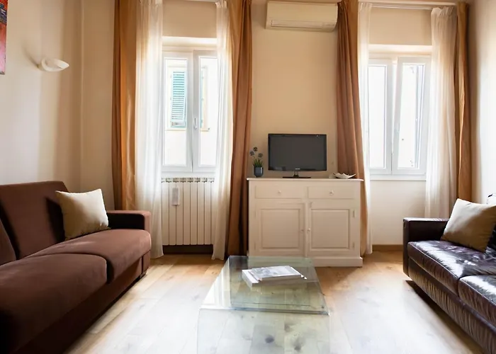 Modern & Bright In Oltrarno, Steps To Boboli & Pitti